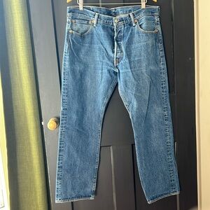 Levi’s 501 button fly sz 36x30 jeans.
